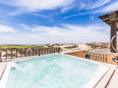 A Spectacular Vacation Villa with Five Bedrooms