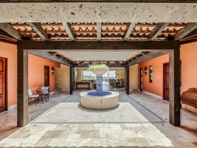 A Spectacular Vacation Villa with Five Bedrooms