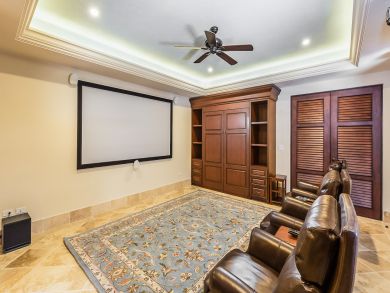 A Spectacular Vacation Villa with Five Bedrooms