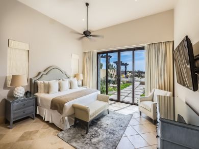 A Spectacular Vacation Villa with Five Bedrooms