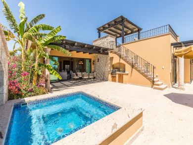 Villa with Three Bedrooms and the Best of views A/C Pool/ Hot Tub