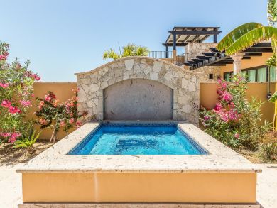 Villa with Three Bedrooms and the Best of views A/C Pool/ Hot Tub