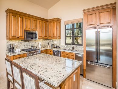 Villa with Three Bedrooms and the Best of views A/C Pool/ Hot Tub