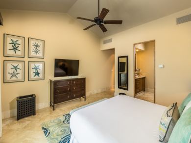 Villa with Three Bedrooms and the Best of views A/C Pool/ Hot Tub