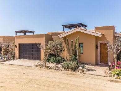 Villa with Three Bedrooms and the Best of views A/C Pool/ Hot Tub
