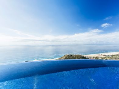 Four Bedroom Villa with Views and Great Interior!