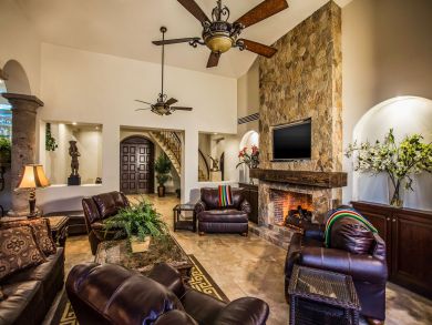 Four Bedroom Villa with Views and Great Interior!
