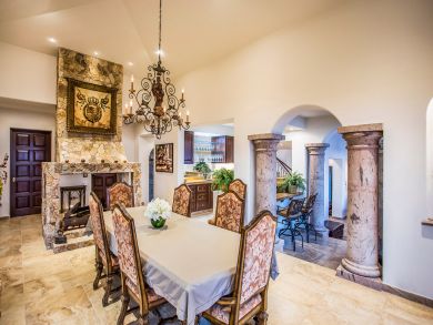 Four Bedroom Villa with Views and Great Interior!