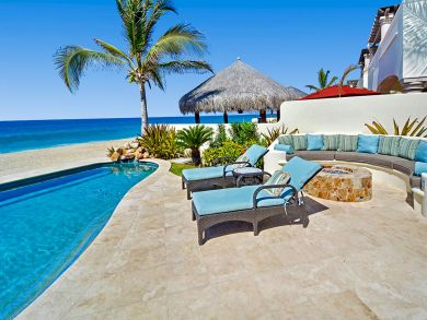 Luxury Villa Four Bedrooms Right Next to Beach
