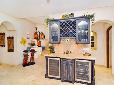 Luxury Villa Four Bedrooms Right Next to Beach
