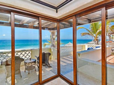 Luxury Villa Four Bedrooms Right Next to Beach