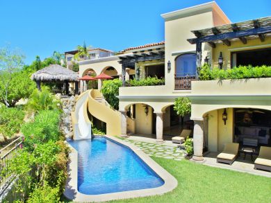 Seven Bedrooms, Villa, Pool, Class all the way!