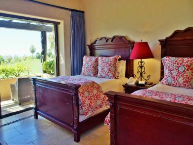 Seven Bedrooms, Villa, Pool, Class all the way!