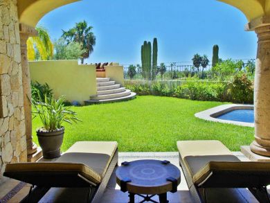 Seven Bedrooms, Villa, Pool, Class all the way!