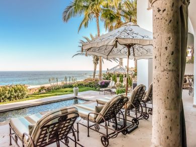 Beachfront luxury Three Bedroom Vacation Rental Villa Open!