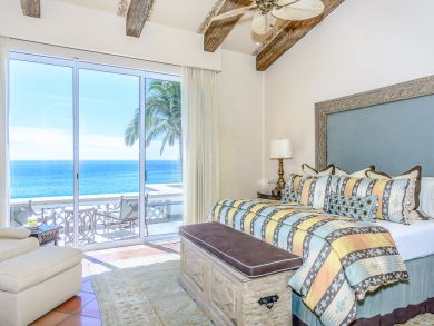 Beachfront luxury Three Bedroom Vacation Rental Villa Open!