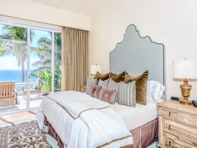 Beachfront luxury Three Bedroom Vacation Rental Villa Open!