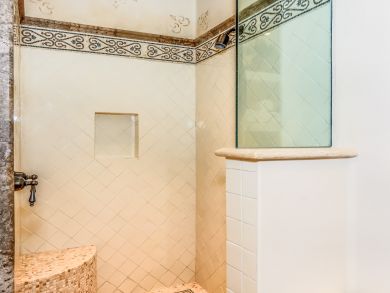 Beachfront luxury Three Bedroom Vacation Rental Villa Open!