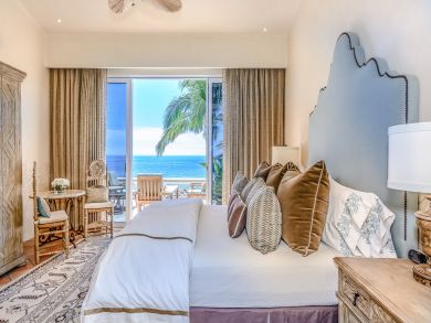 Beachfront luxury Three Bedroom Vacation Rental Villa Open!