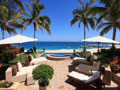 Villa Three Bedrooms with Romantic Views of Pacific