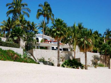 Come Vacation Cabo and Stay at this Six Bedroom Villa