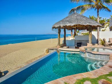 Luxury Vacation Villa Pool Spills out to the Ocean