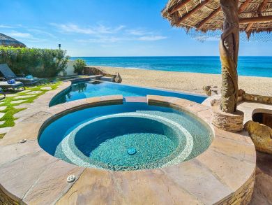 Luxury Vacation Villa Pool Spills out to the Ocean
