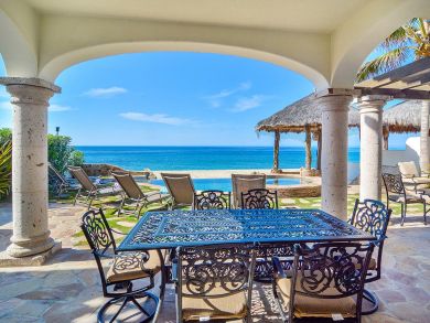 Luxury Vacation Villa Pool Spills out to the Ocean
