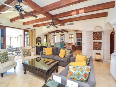 Luxury Vacation Villa Pool Spills out to the Ocean