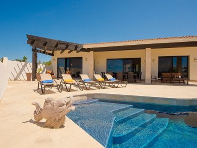 What a Stellar Villa with Seven Great Bedrooms!