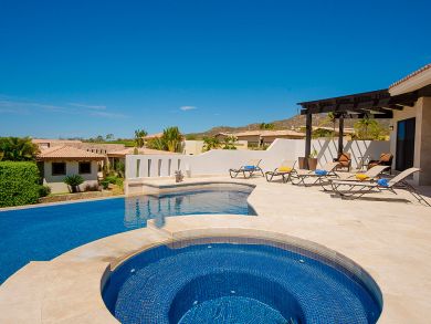 What a Stellar Villa with Seven Great Bedrooms!