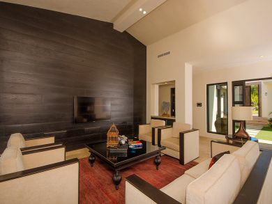 What a Stellar Villa with Seven Great Bedrooms!