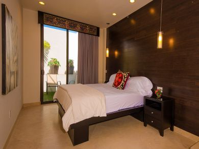 What a Stellar Villa with Seven Great Bedrooms!