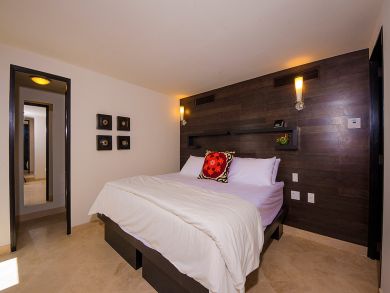 What a Stellar Villa with Seven Great Bedrooms!