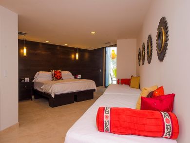 What a Stellar Villa with Seven Great Bedrooms!