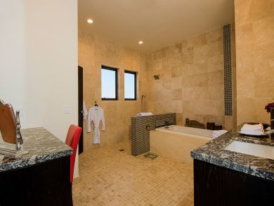 What a Stellar Villa with Seven Great Bedrooms!