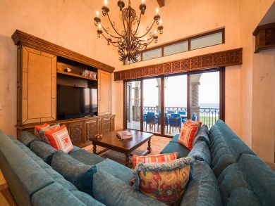 Los Cabos Four Bedroom Villa with a Pool & Great Amenities!
