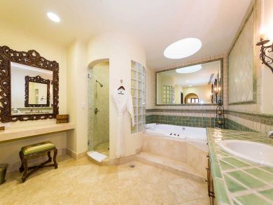 Los Cabos Four Bedroom Villa with a Pool & Great Amenities!