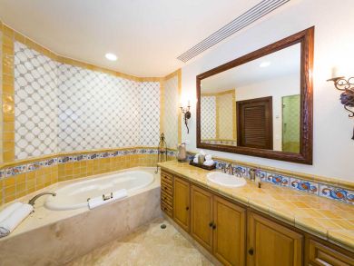 Los Cabos Four Bedroom Villa with a Pool & Great Amenities!