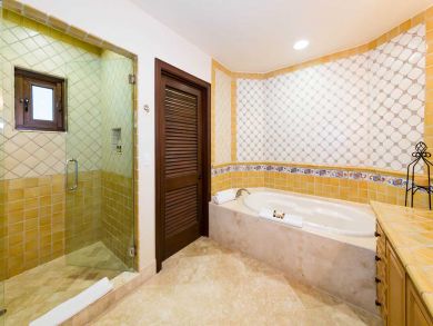 Los Cabos Four Bedroom Villa with a Pool & Great Amenities!