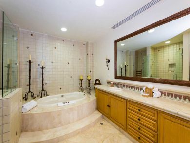 Los Cabos Four Bedroom Villa with a Pool & Great Amenities!