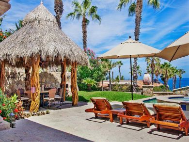 Four Bedrooms Villa 10 min Walk to Beach
