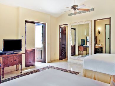 Four Bedrooms Villa 10 min Walk to Beach