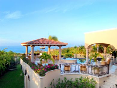 Beachfront Los Cabos Vacation Villa with Pool
