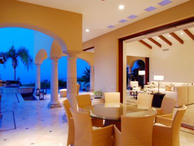 Beachfront Los Cabos Vacation Villa with Pool