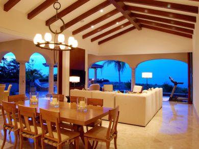 Beachfront Los Cabos Vacation Villa with Pool