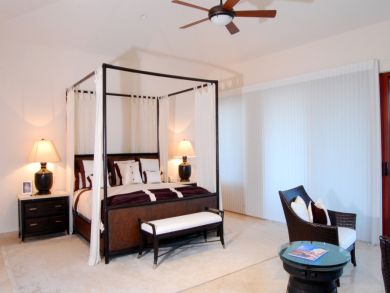 Beachfront Los Cabos Vacation Villa with Pool