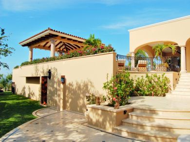Beachfront Los Cabos Vacation Villa with Pool