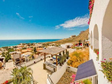 Oceanfront Luxury Vacation Villa with Six Bedrooms Rent Now