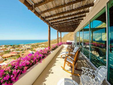 Oceanfront Luxury Vacation Villa with Six Bedrooms Rent Now